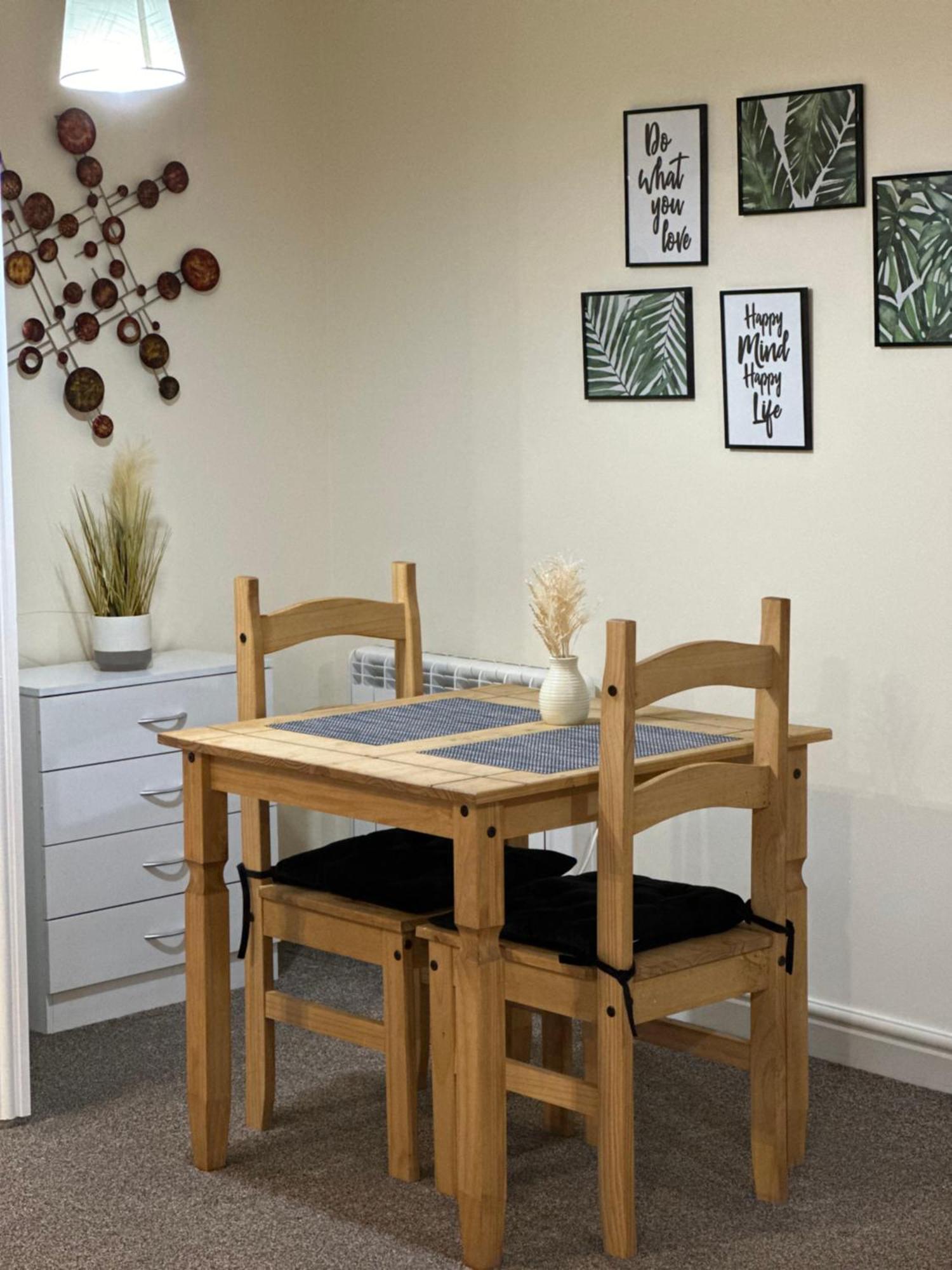 Apartmán Orange Lilly In Stroud With Free Parking Exteriér fotografie