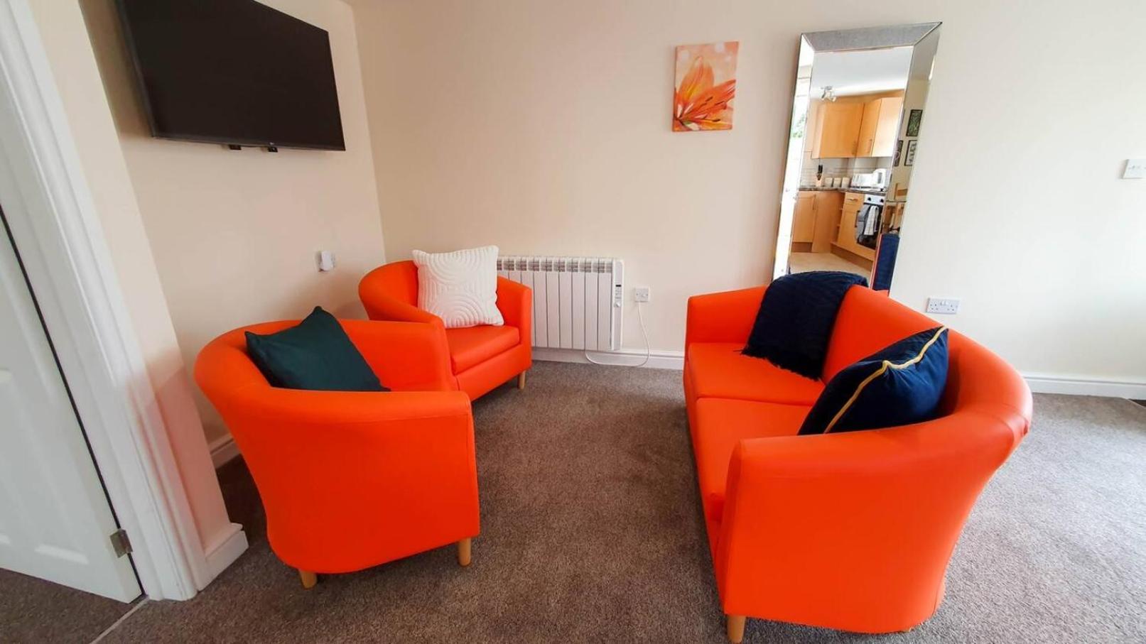 Apartmán Orange Lilly In Stroud With Free Parking Exteriér fotografie